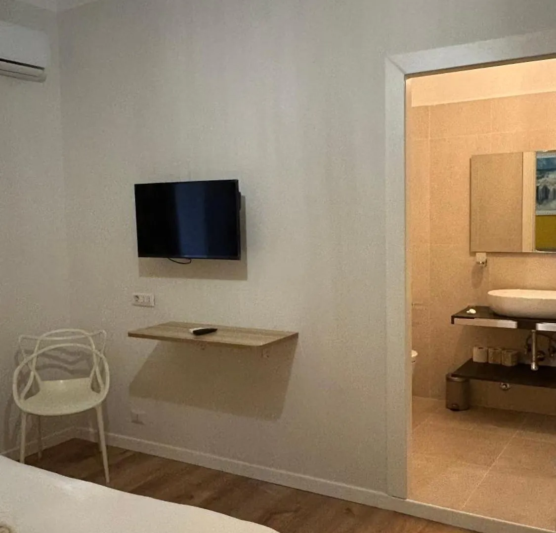 בית הארחה רומא Panaro Suites - Luxury Rooms